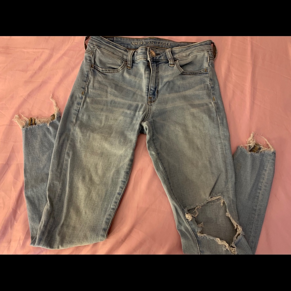 American Eagle Light Wash Skinny Jeans